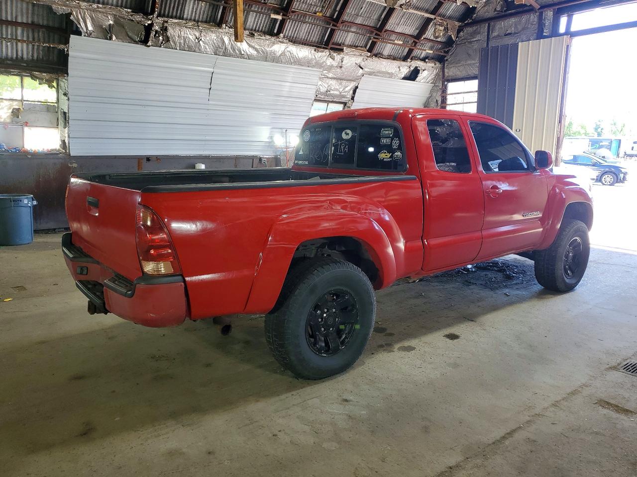 2005 Toyota Tacoma Access Cab Red vin: 5TEUU42N95Z112793