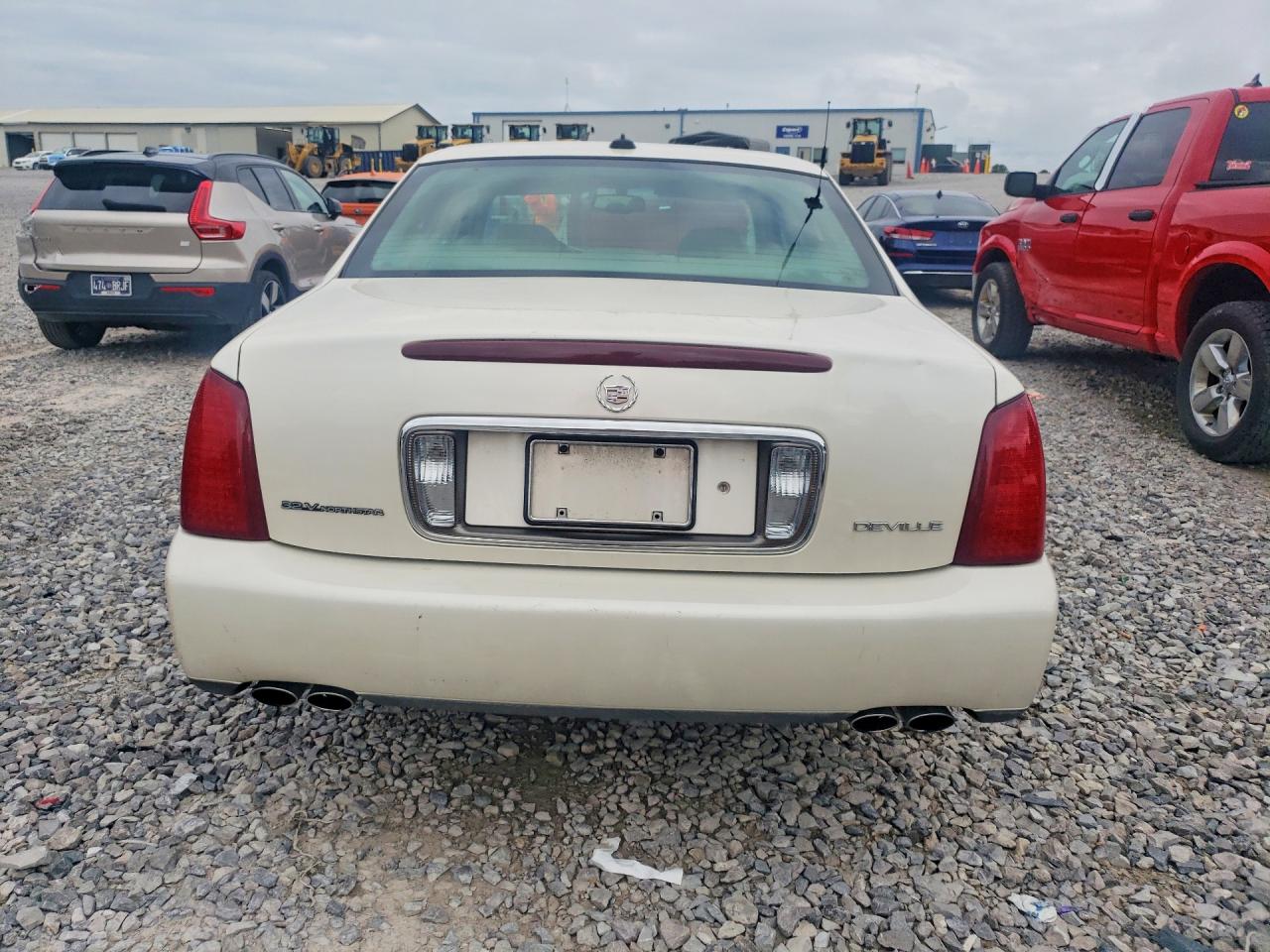 2003 Cadillac Deville White vin: 1G6KD54Y13U123137