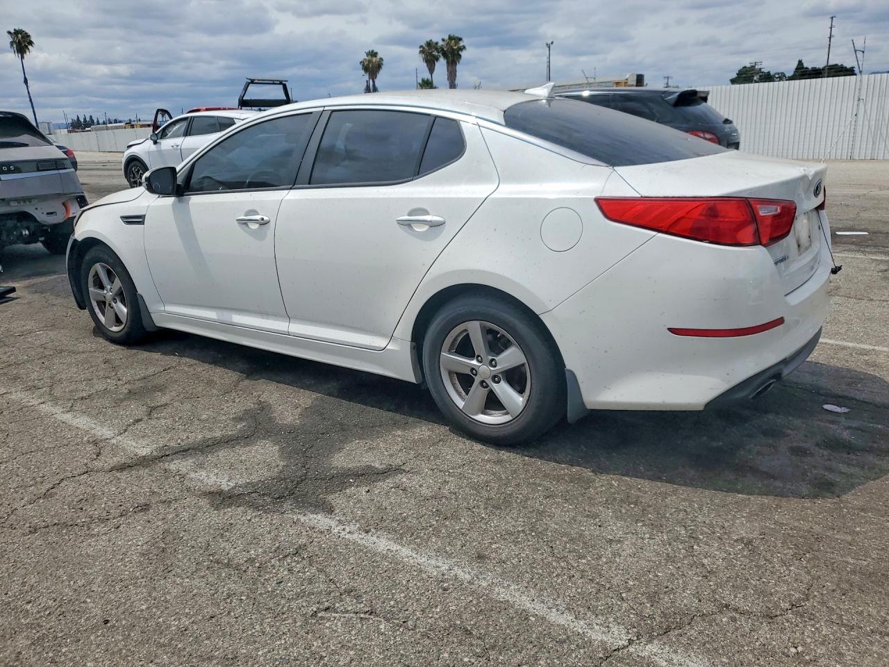 2014 Kia Optima Lx White vin: 5XXGM4A74EG337797