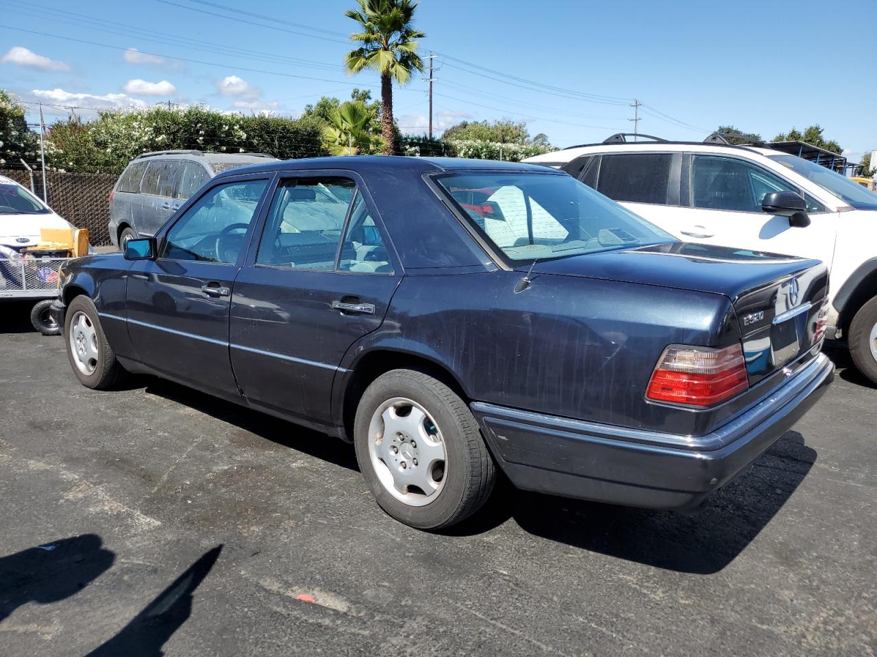 1995 Mercedes-benz E 320 Base Black vin: WDBEA32E2SC266939