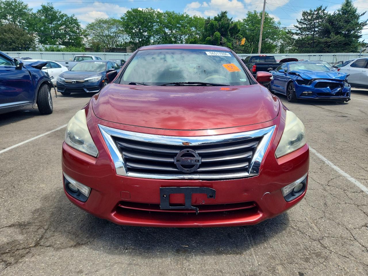 2014 Nissan Altima 2.5 Red vin: 1N4AL3AP7EC415160