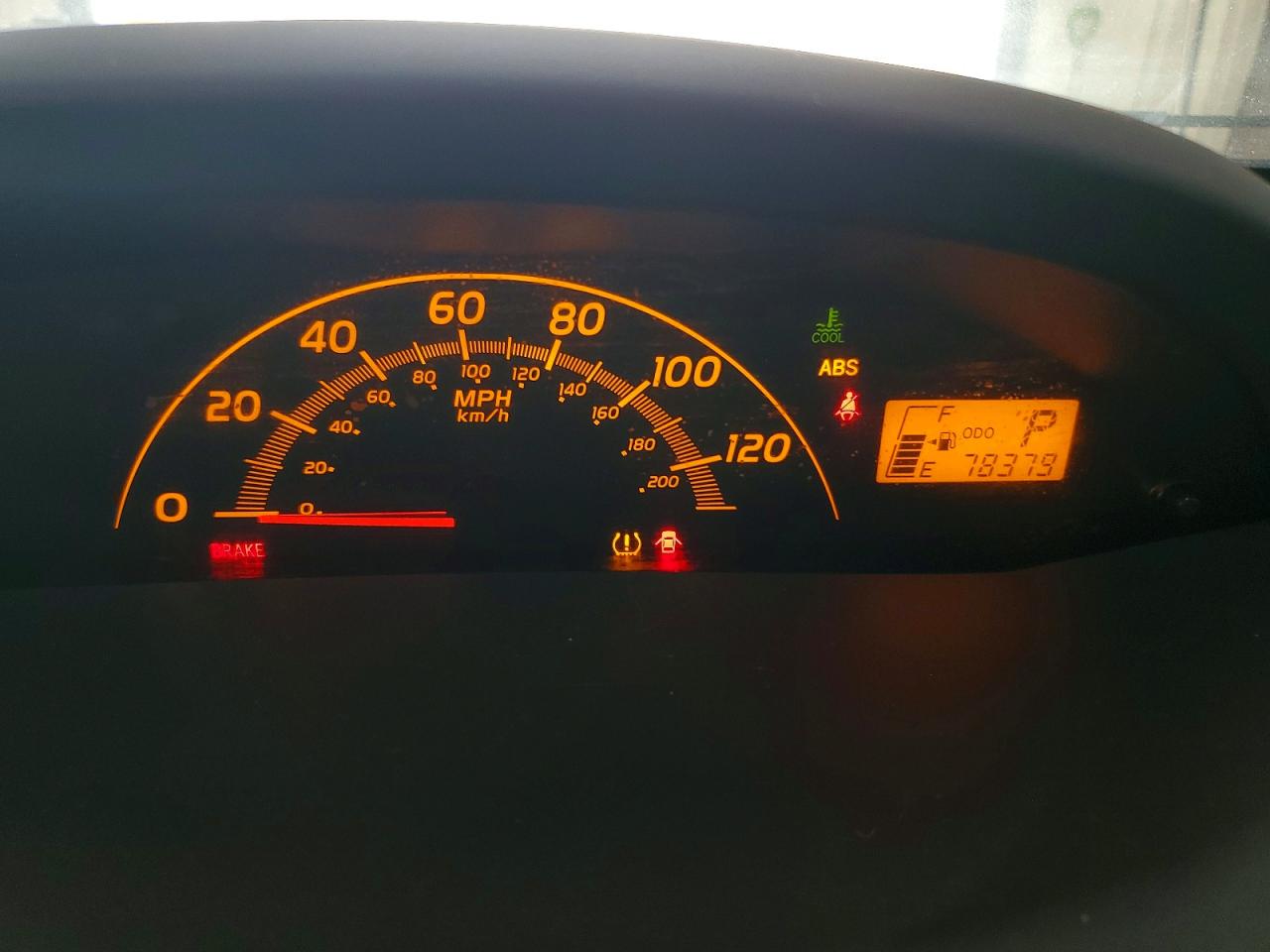 2009 Toyota Yaris Base Белый vin: JTDJT903X95261856