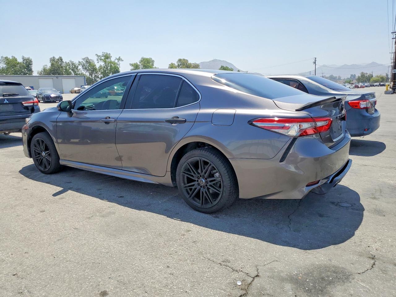 2018 Toyota Camry Se Серый vin: 4T1B11HK8JU114612