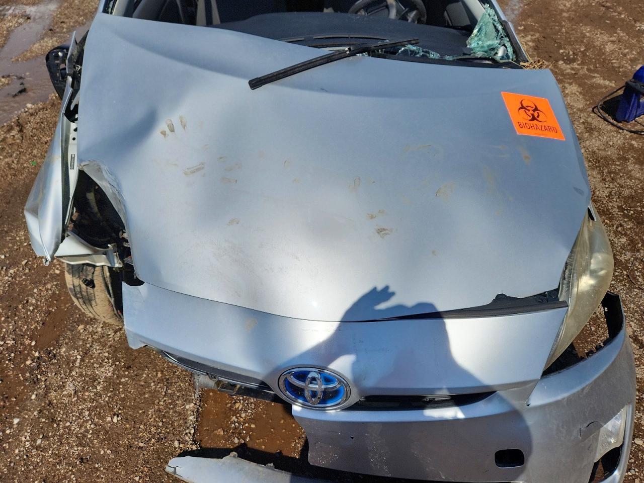 2011 Toyota Prius Two Серебряный vin: JTDKN3DU8B0294257