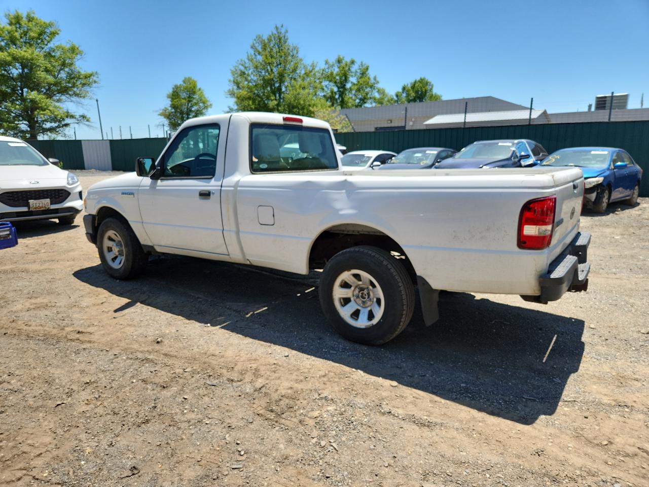 2010 Ford Ranger White vin: 1FTKR1AD8APA09799 Damage: Left Bed Side, Dent(S) W/ Paint Dmg, > 12 Inches