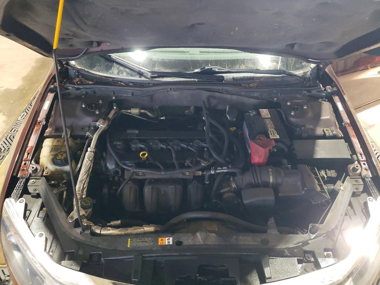 2012 Ford Fusion S Burgundy vin: 3FAHP0GA7CR202860