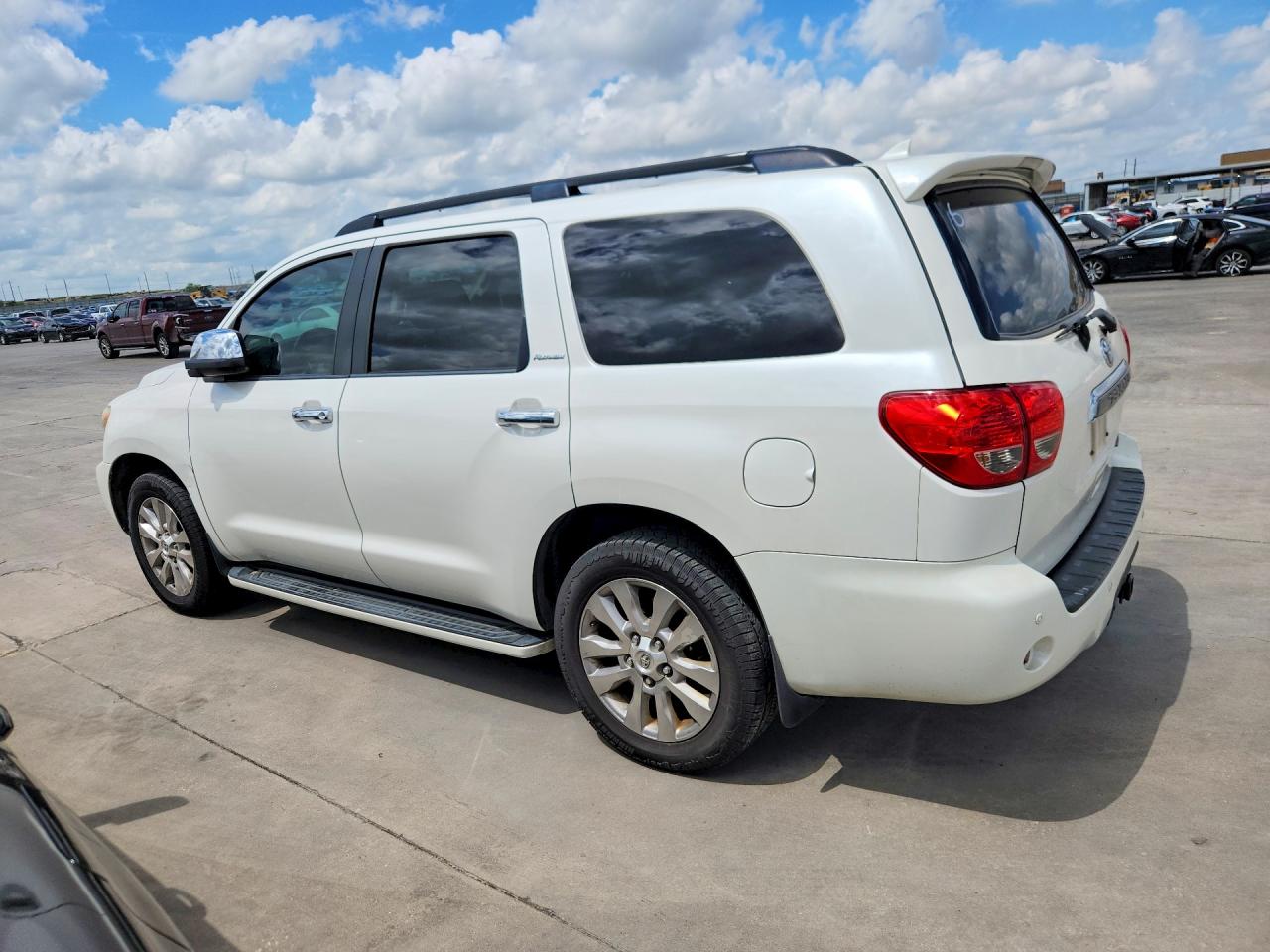 2014 Toyota Sequoia Platinum White vin: 5TDYY5G1XES055132