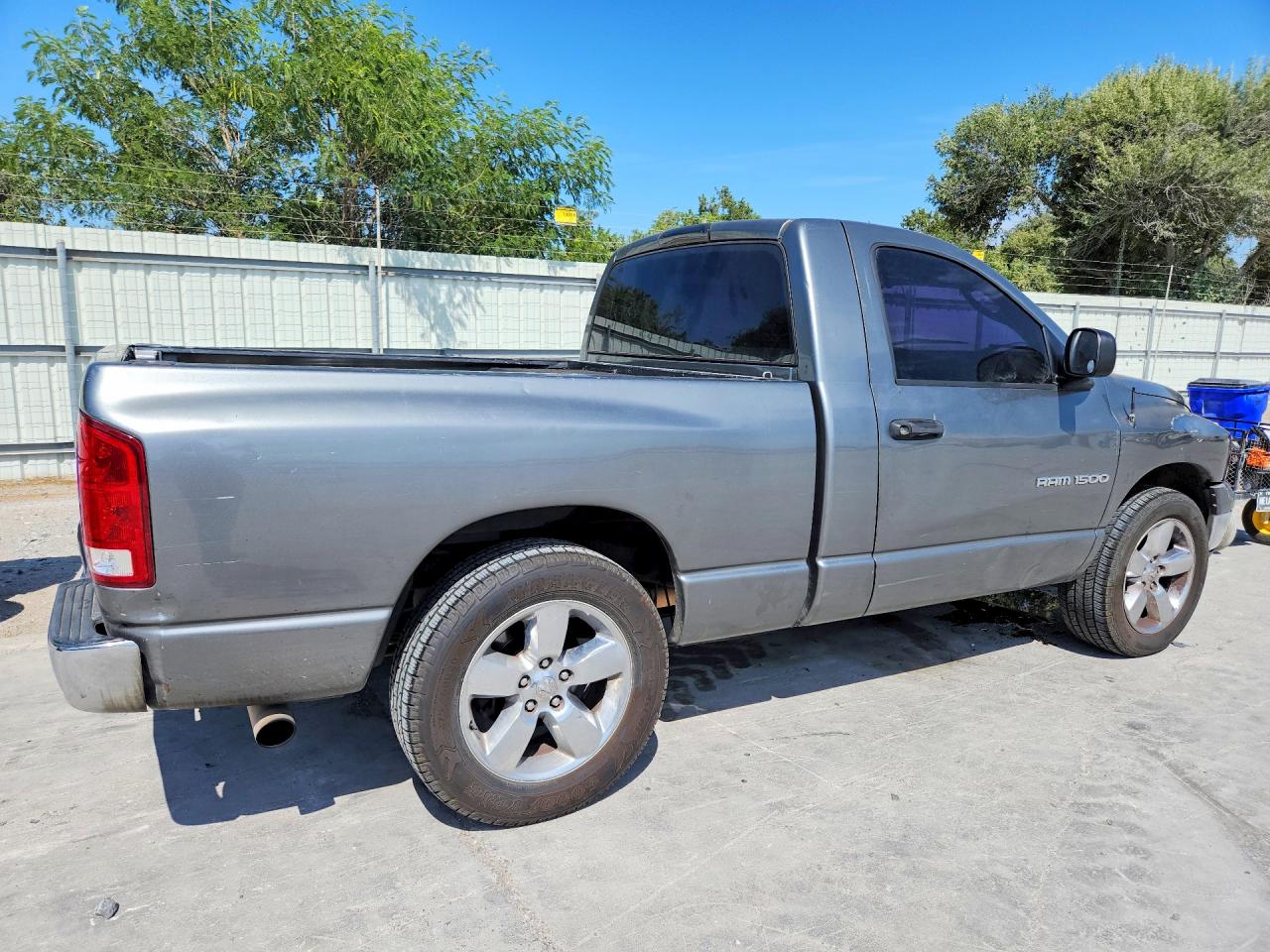 2005 Dodge Ram 1500 St Серый vin: 1D7HA16N45J628191