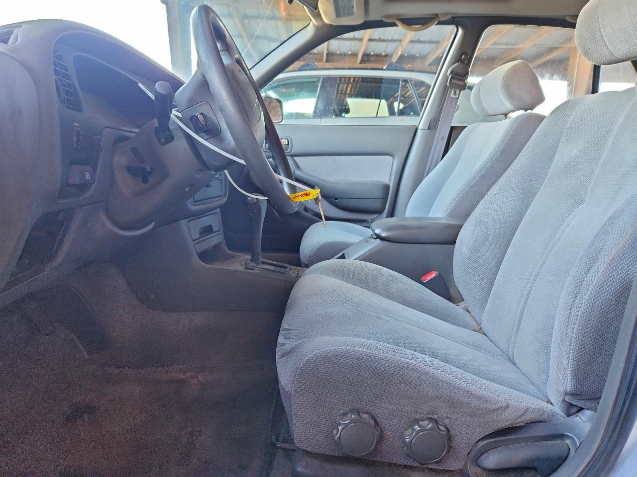1996 Toyota Camry Le Silver vin: JT2BF12K0T0139893
