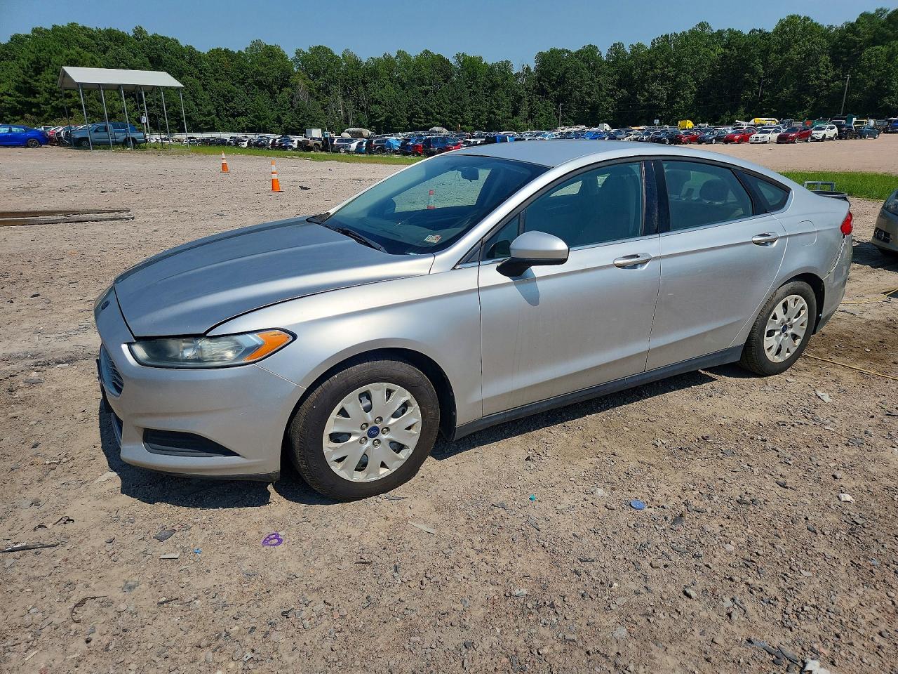 2013 Ford Fusion S Silver vin: 3FA6P0G73DR138572
