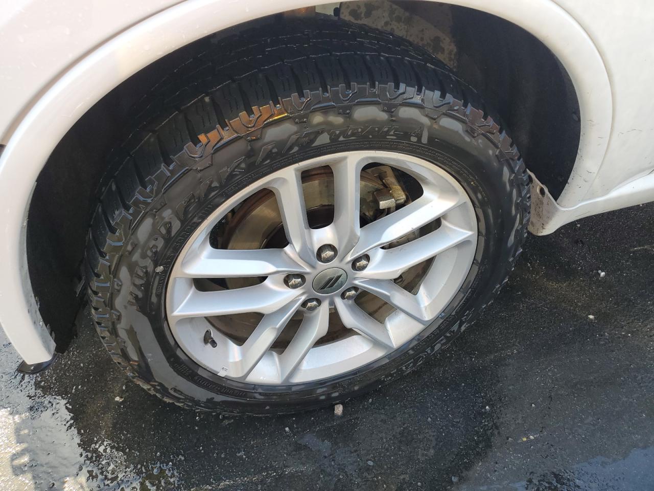 2023 Dodge Durango Gt White vin: 1C4RDJDG2PC682851 Damage: Left Front Tire, Worn, Replacement Required