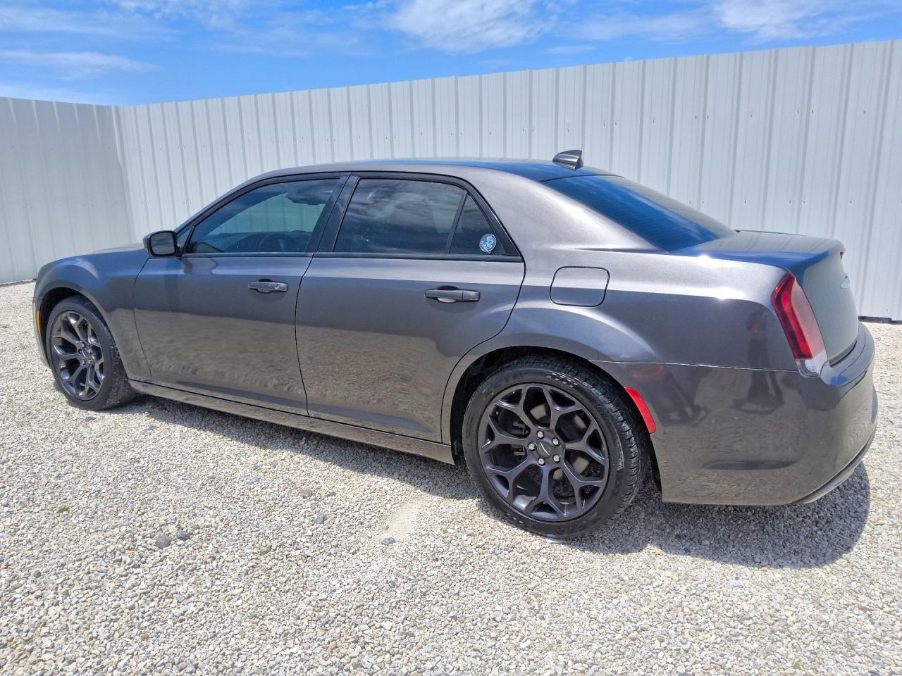 2019 Chrysler 300 S Gray vin: 2C3CCABG1KH654206