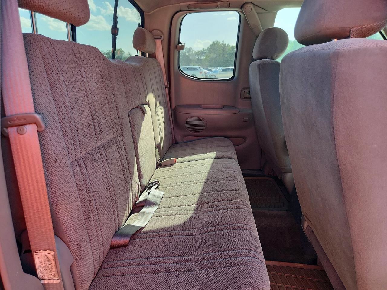 2000 Toyota Tundra Sr5 Red vin: 5TBRT3418YS014300
