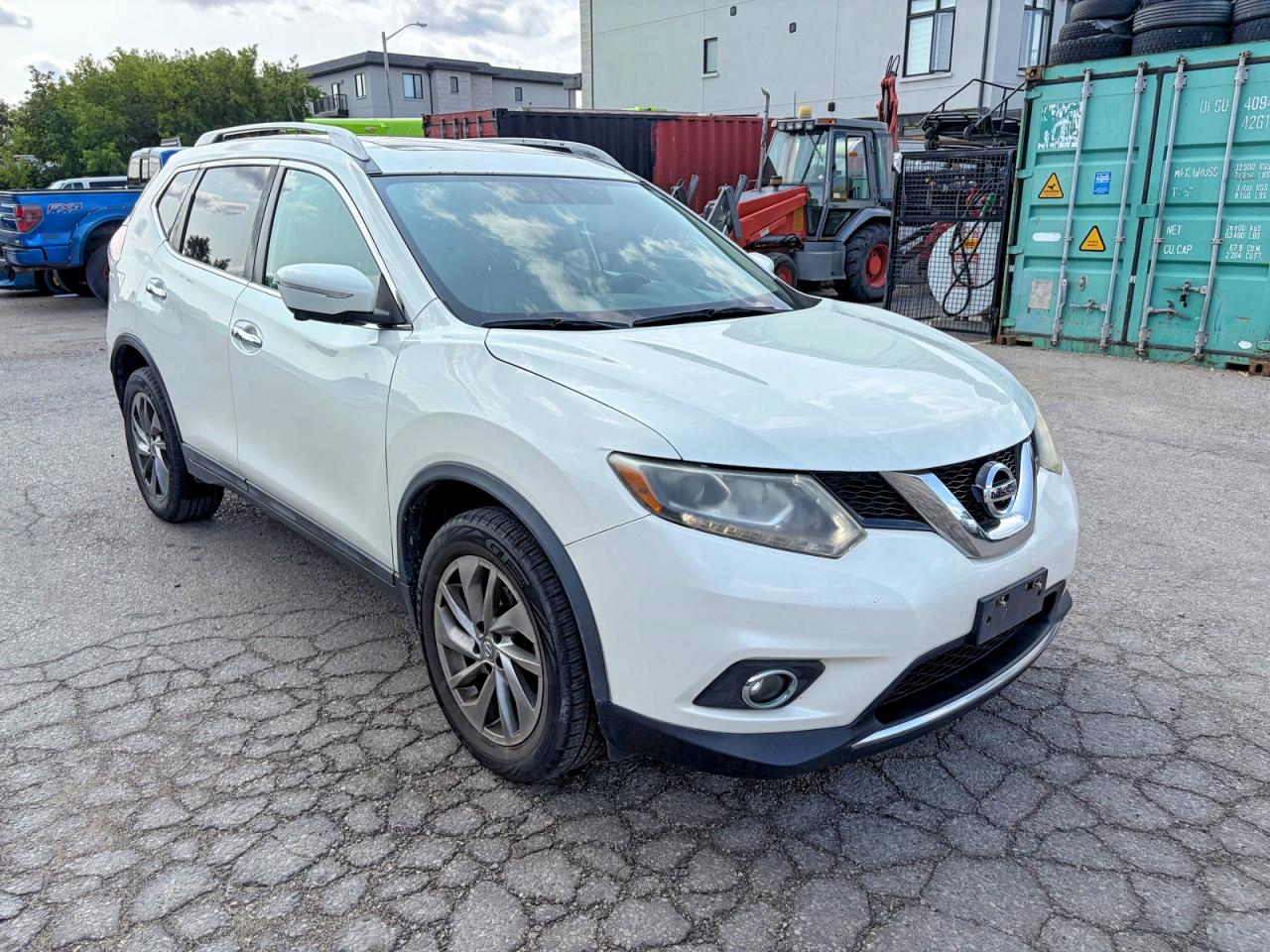2015 Nissan Rogue S White vin: 5N1AT2MV1FC901233
