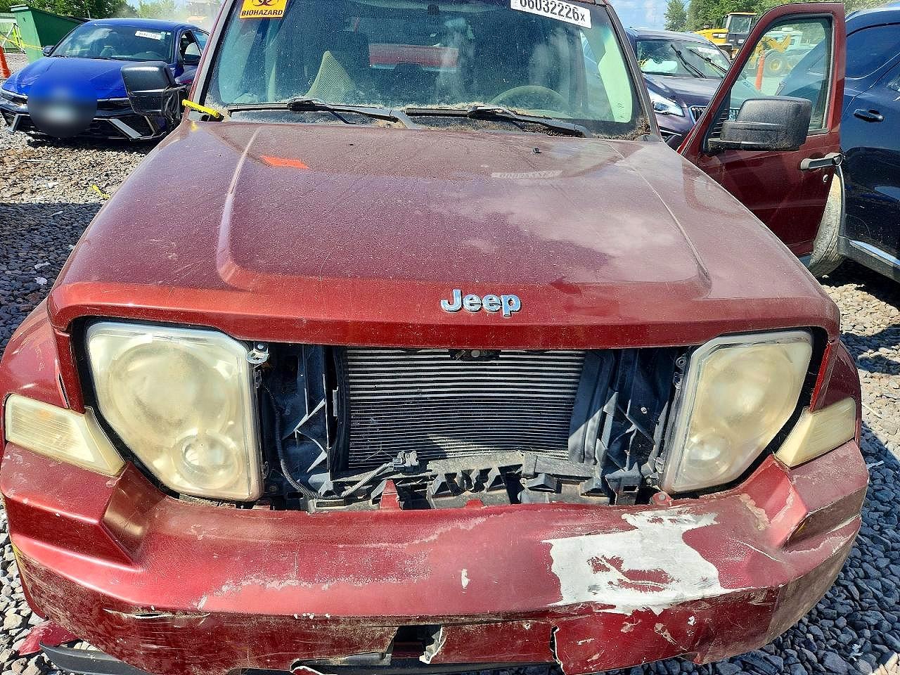 2008 Jeep Liberty Sport Red vin: 1J8GN28K28W152042