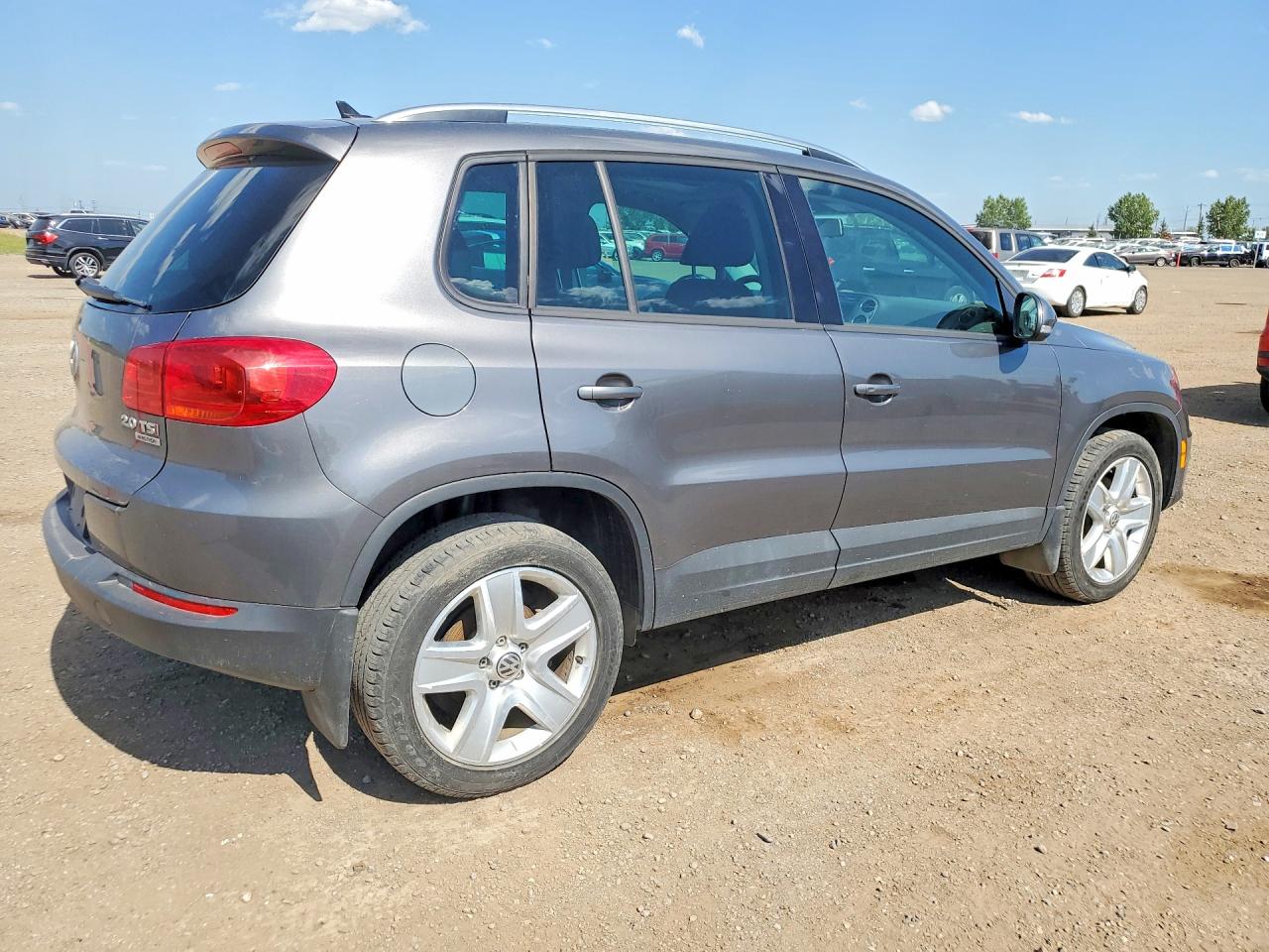 2015 Volkswagen Tiguan S Gray vin: WVGJV7AX7FW544216