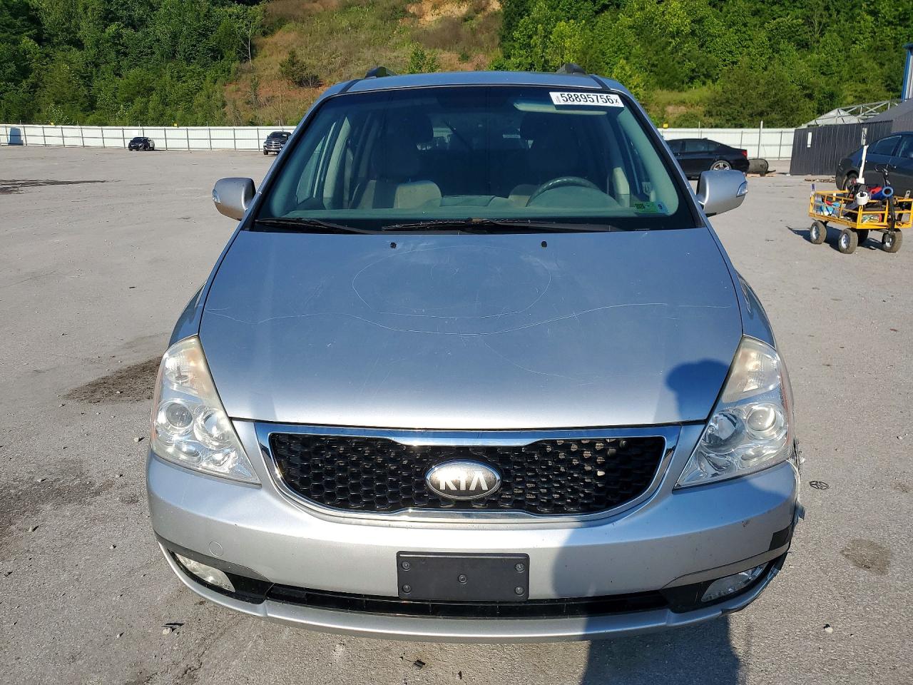 2014 Kia Sedona Lx Silver vin: KNDMG4C75E6538758