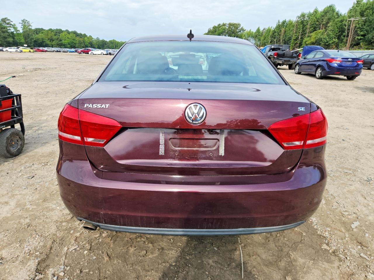 2013 Volkswagen Passat Se Maroon vin: 1VWBP7A30DC018988