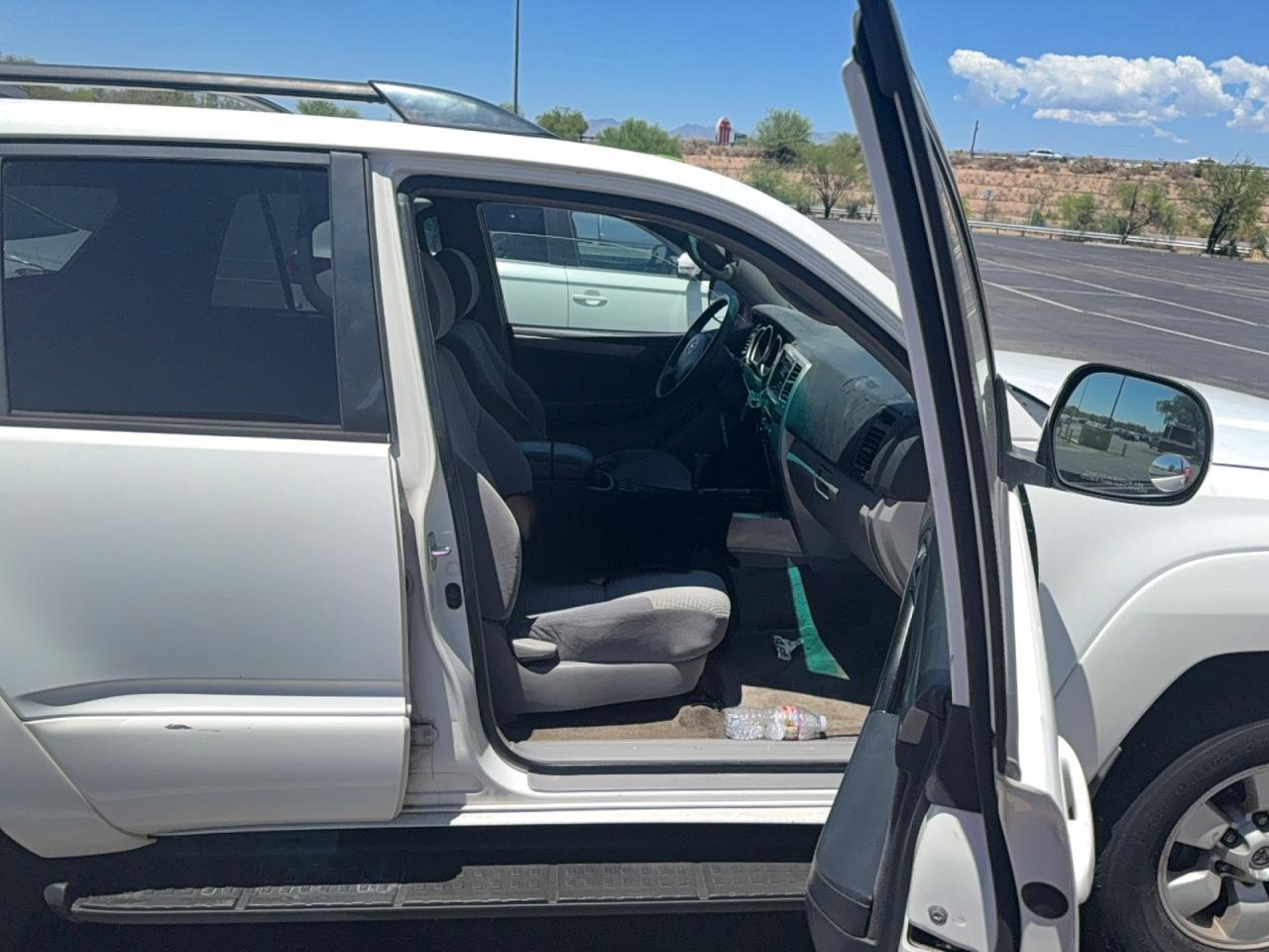 2004 Toyota 4runner Sr5 White vin: JTEZU14R048013697