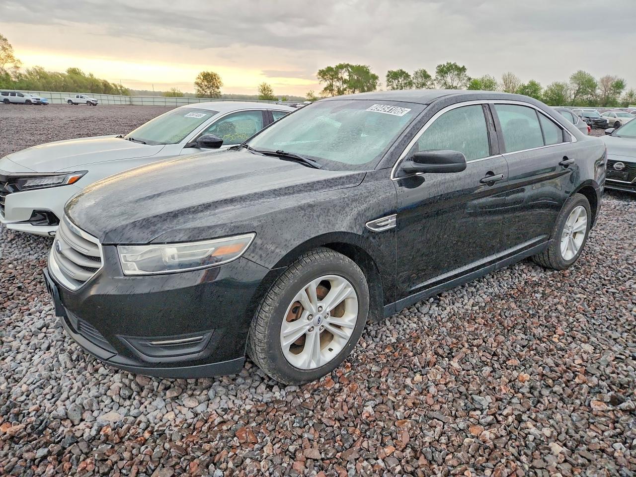 2017 Ford Taurus Sel Черный vin: 1FAHP2E8XHG116937