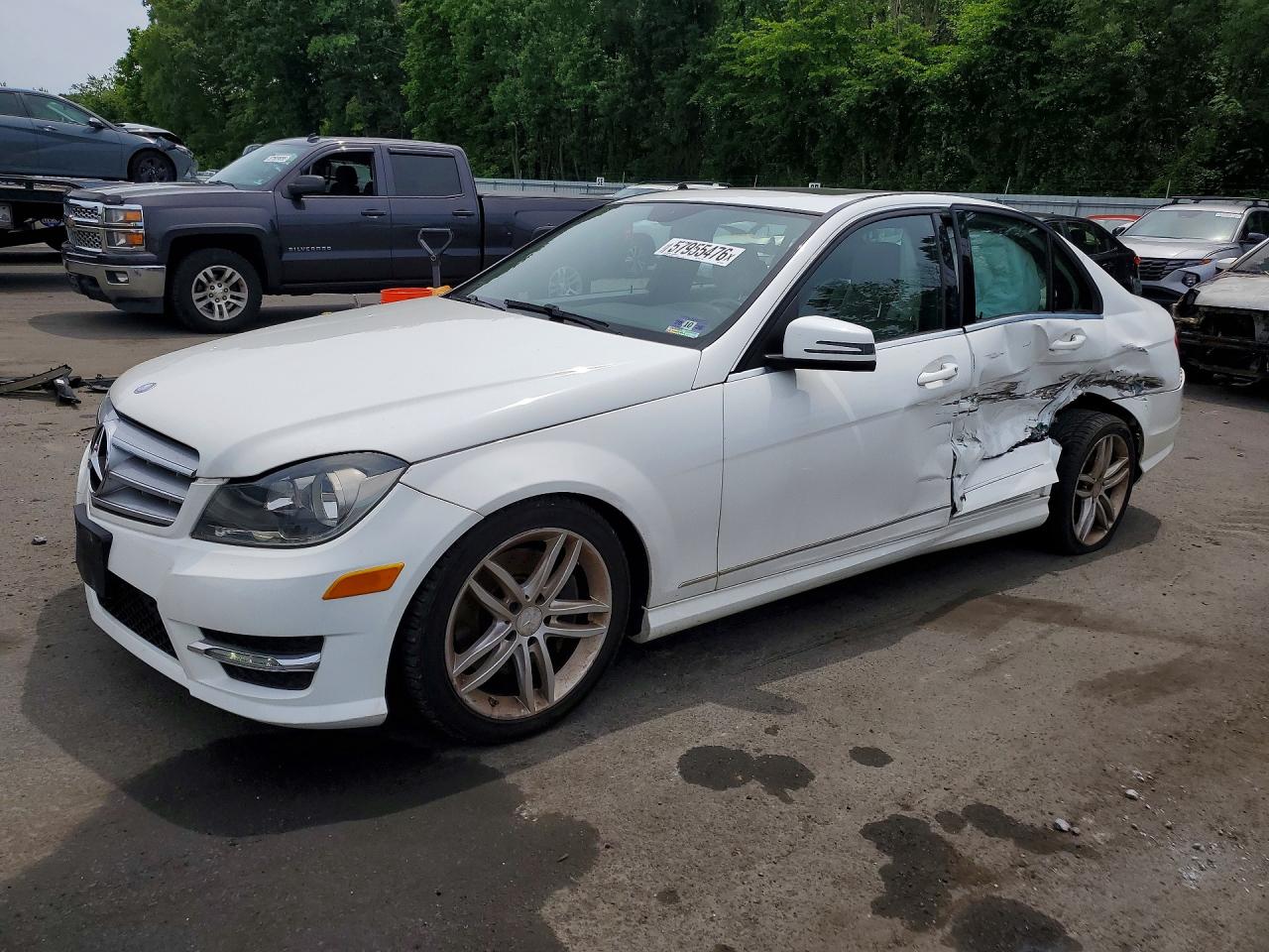 2013 Mercedes-benz C 300 4matic White vin: WDDGF8AB1DR281275