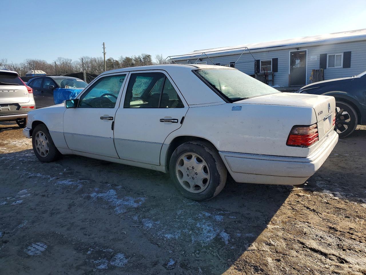 1995 Mercedes-benz E 320 Base Белый vin: WDBEA32E3SC196786
