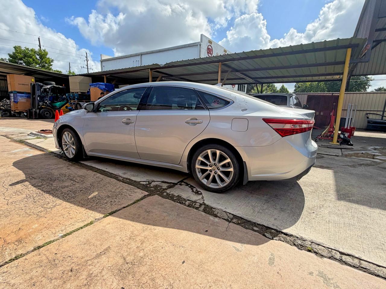 2014 Toyota Avalon Base Silver vin: 4T1BK1EBXEU123533