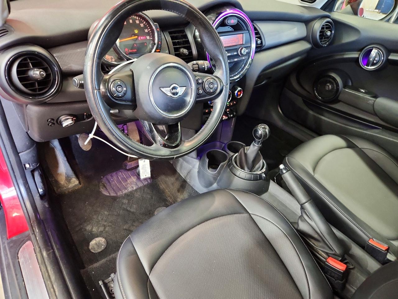 2015 Mini Cooper Red vin: WMWXM5C55F3A97341