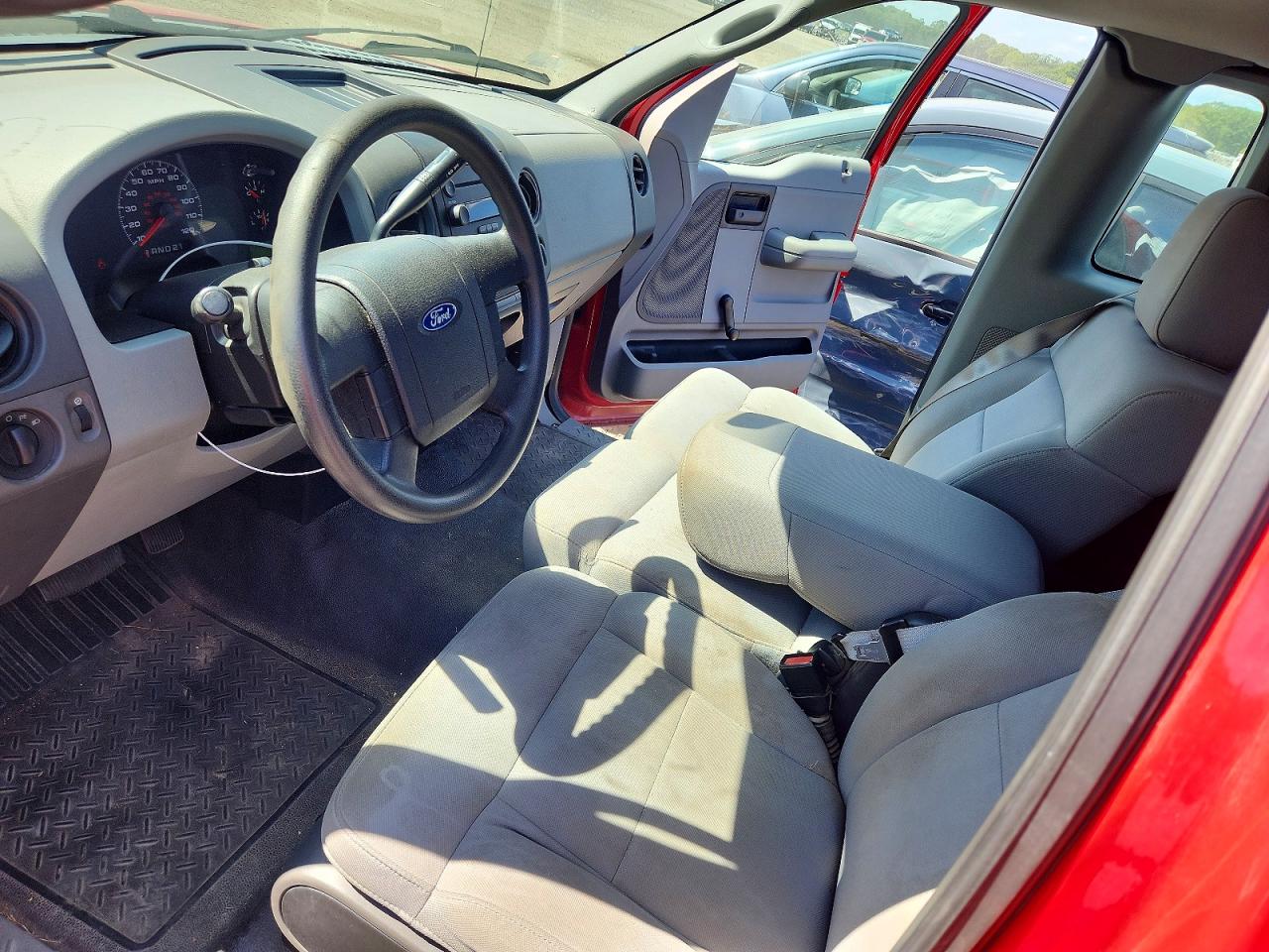 2005 Ford F150 Red vin: 1FTRF12245NB86940