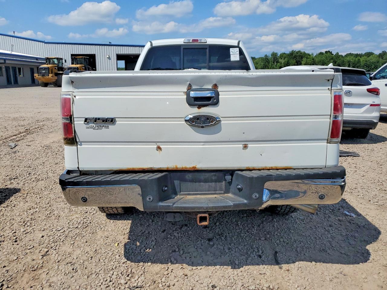 2013 Ford F150 Super Cab White vin: 1FTFX1EF5DKG15713