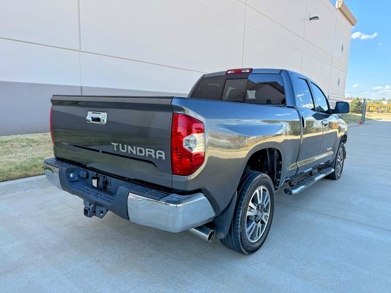 2014 Toyota Tundra Sr5 Gray vin: 5TFRM5F1XEX073304