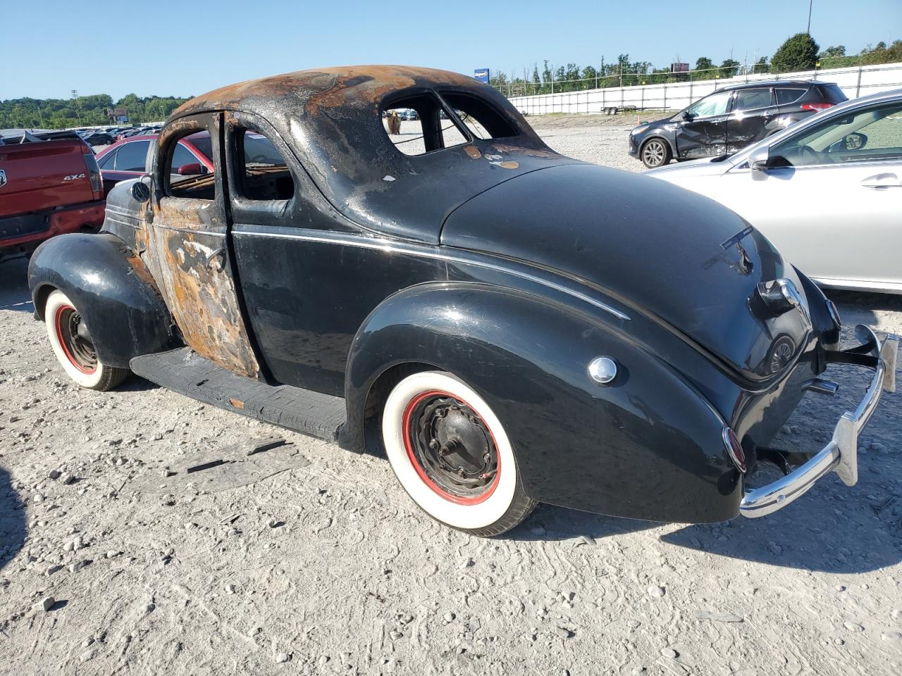 1939 Ford Deluxe Black vin: 5123046