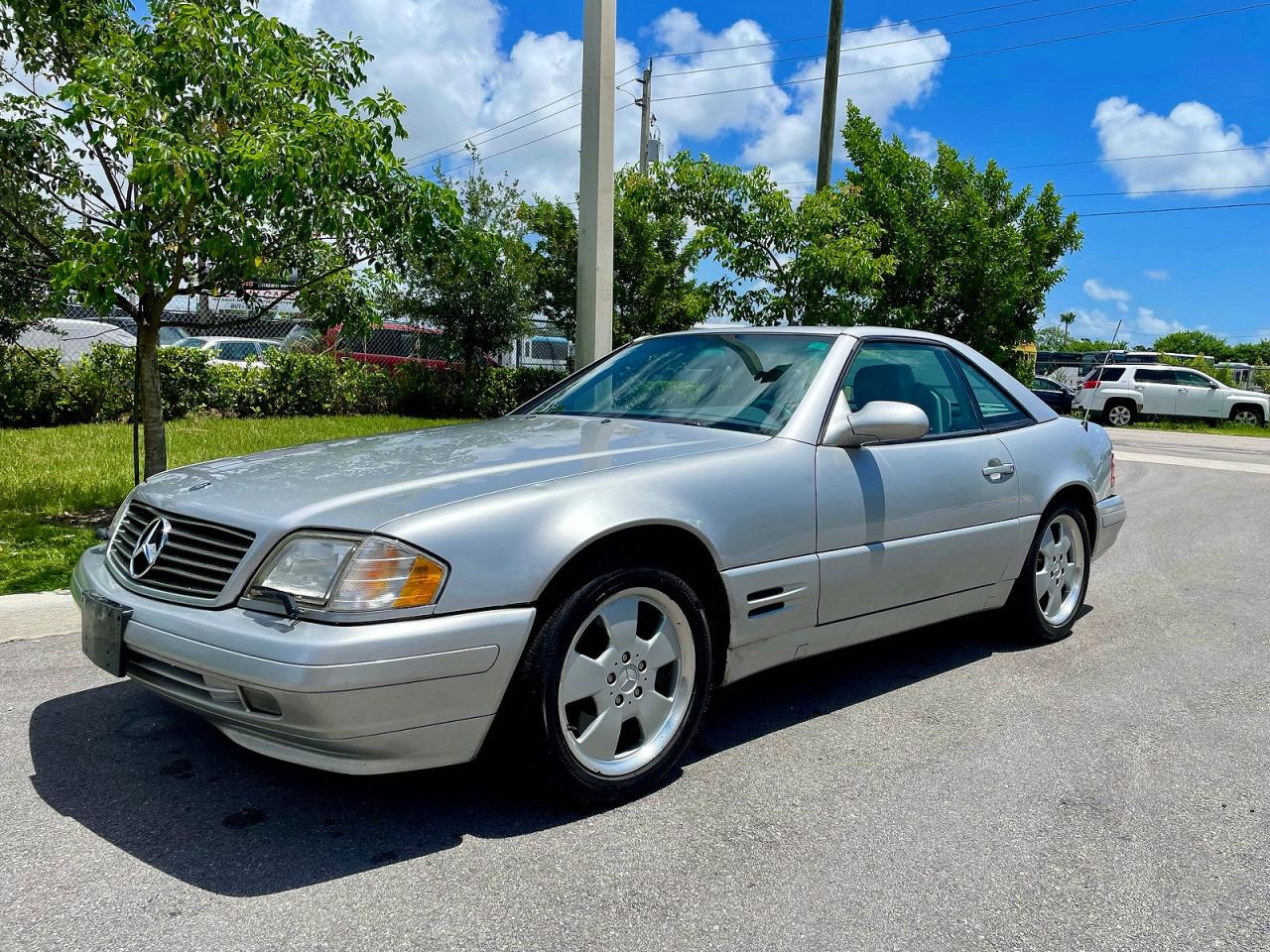 2000 Mercedes-benz Sl 500 Silver vin: WDBFA68F7YF191586