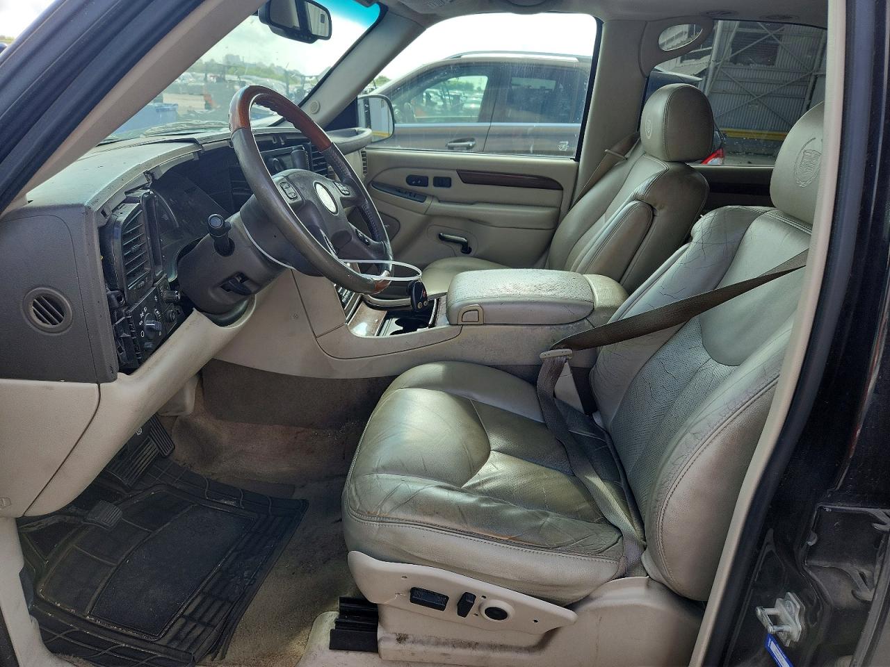 2004 Cadillac Escalade Luxury Черный vin: 1GYEK63N14R293798