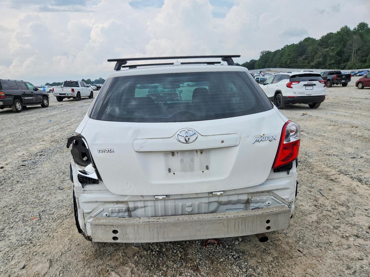 2009 Toyota Matrix Base White vin: 2T1KU40E39C046599