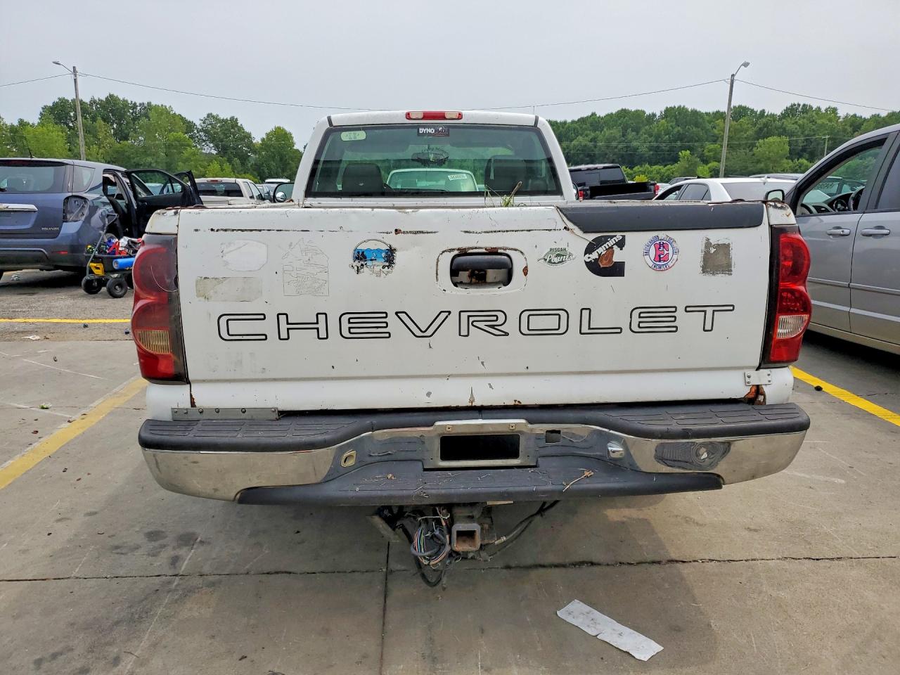 2004 Chevrolet Silverado C1500 White vin: 1GCEC14X54Z105953