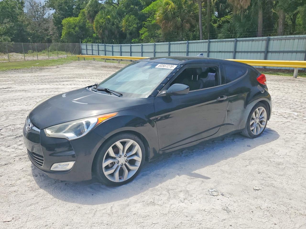 2013 Hyundai Veloster Base Black vin: KMHTC6AD9DU130880