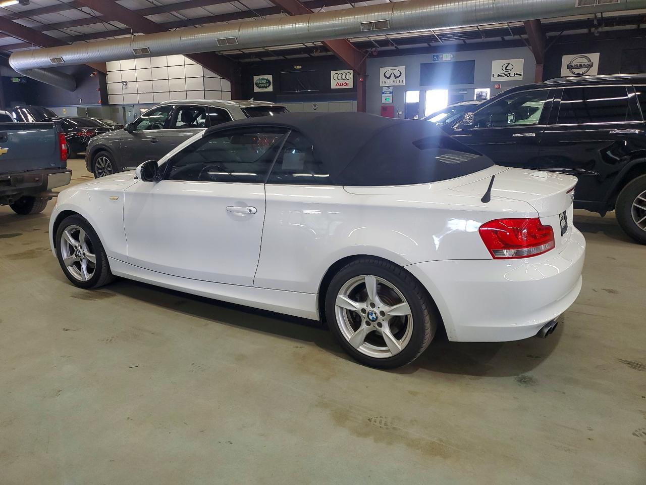 2012 Bmw 128 I Белый vin: WBAUN1C58CVH84094