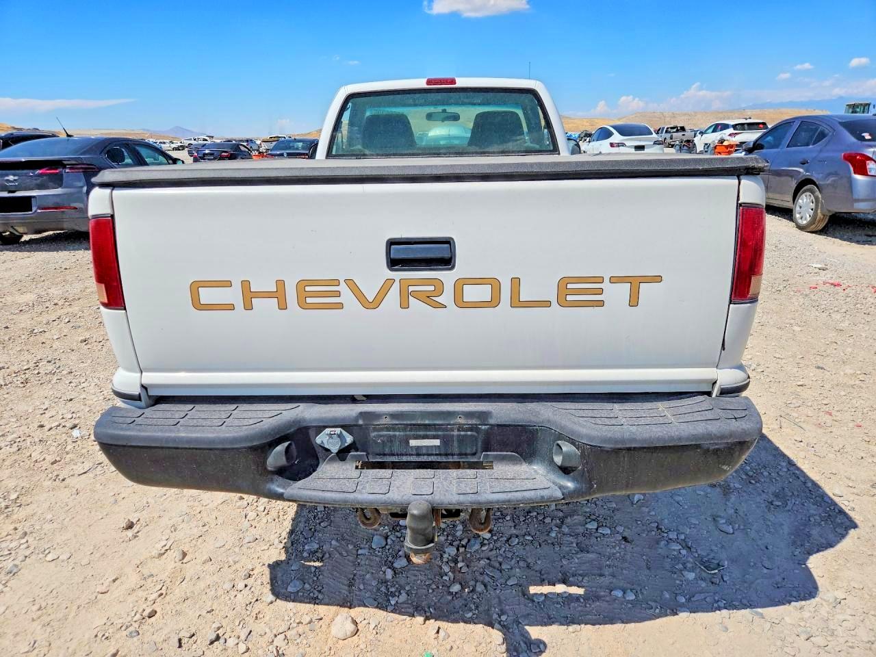 2000 Chevrolet S Truck S10 White vin: 1GCCS14W5YK168969