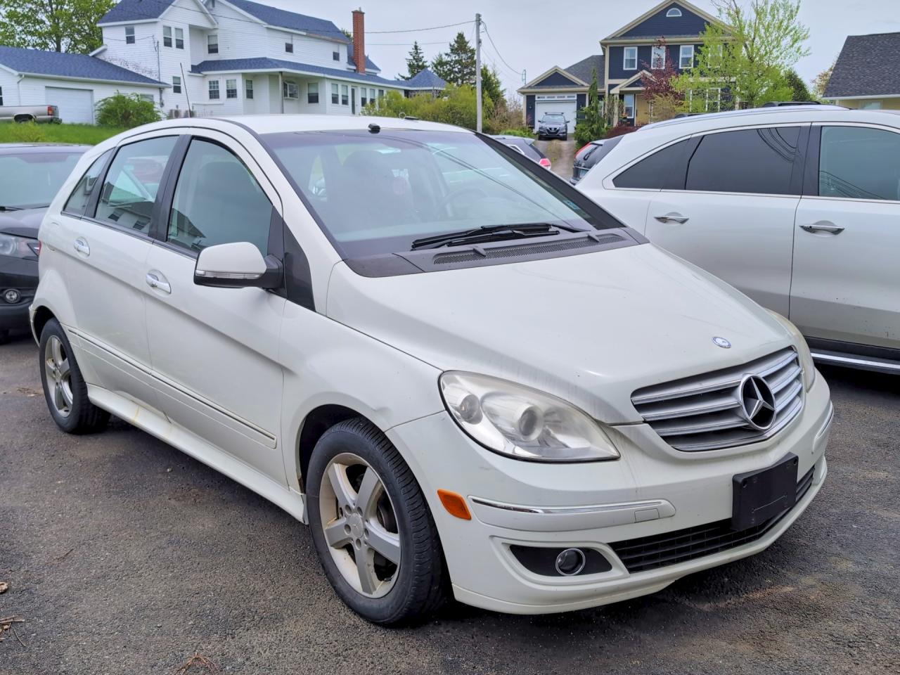 2008 Mercedes-benz B200 White vin: WDDFH33XX8J322475