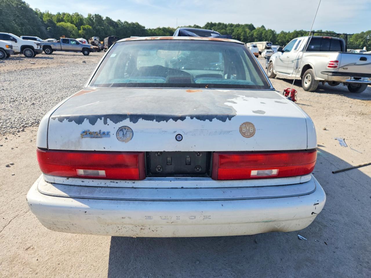 1995 Buick Regal Custom White vin: 2G4WB52M5S1429266