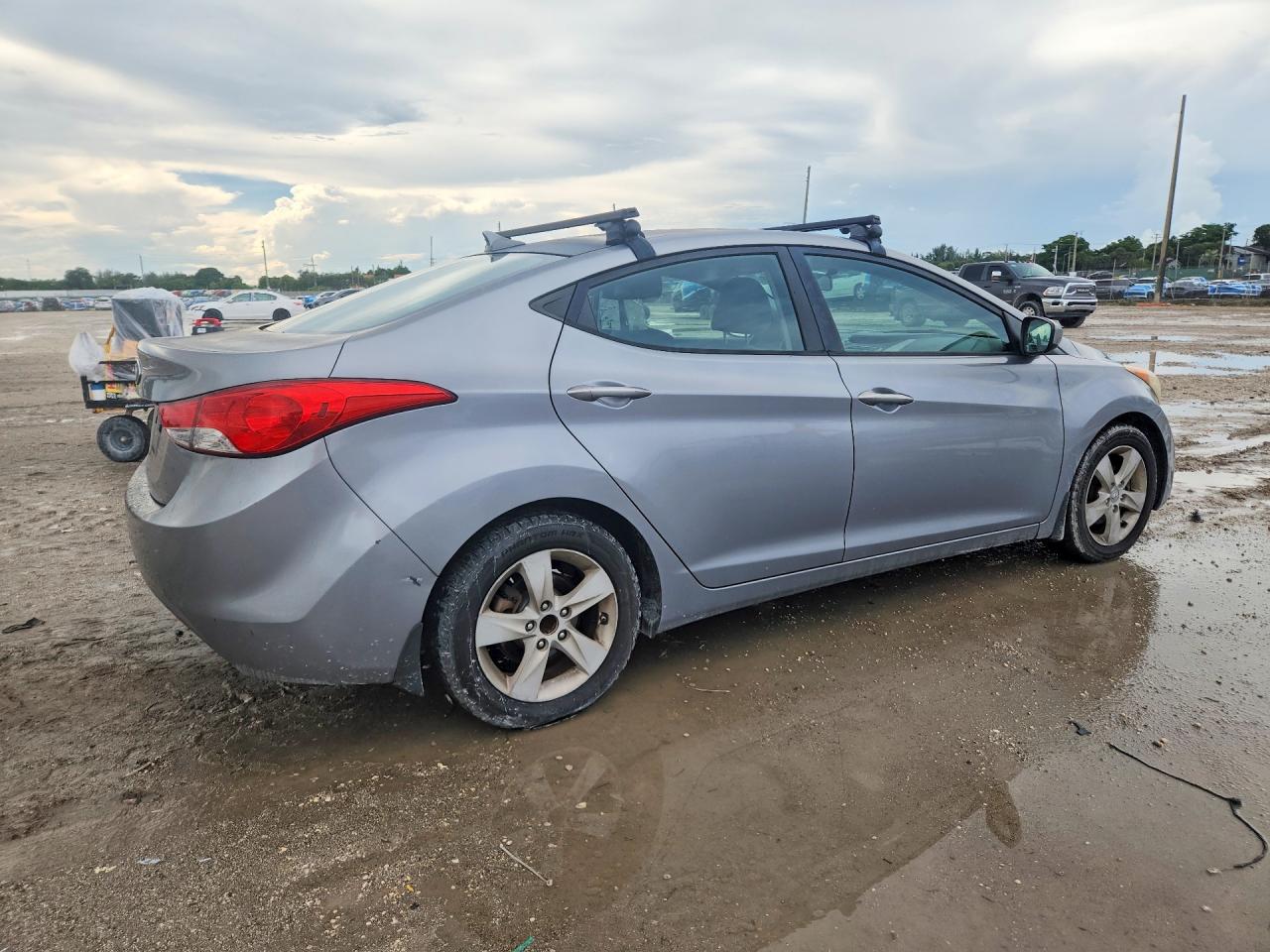 2013 Hyundai Elantra Gls Silver vin: KMHDH4AE6DU660825