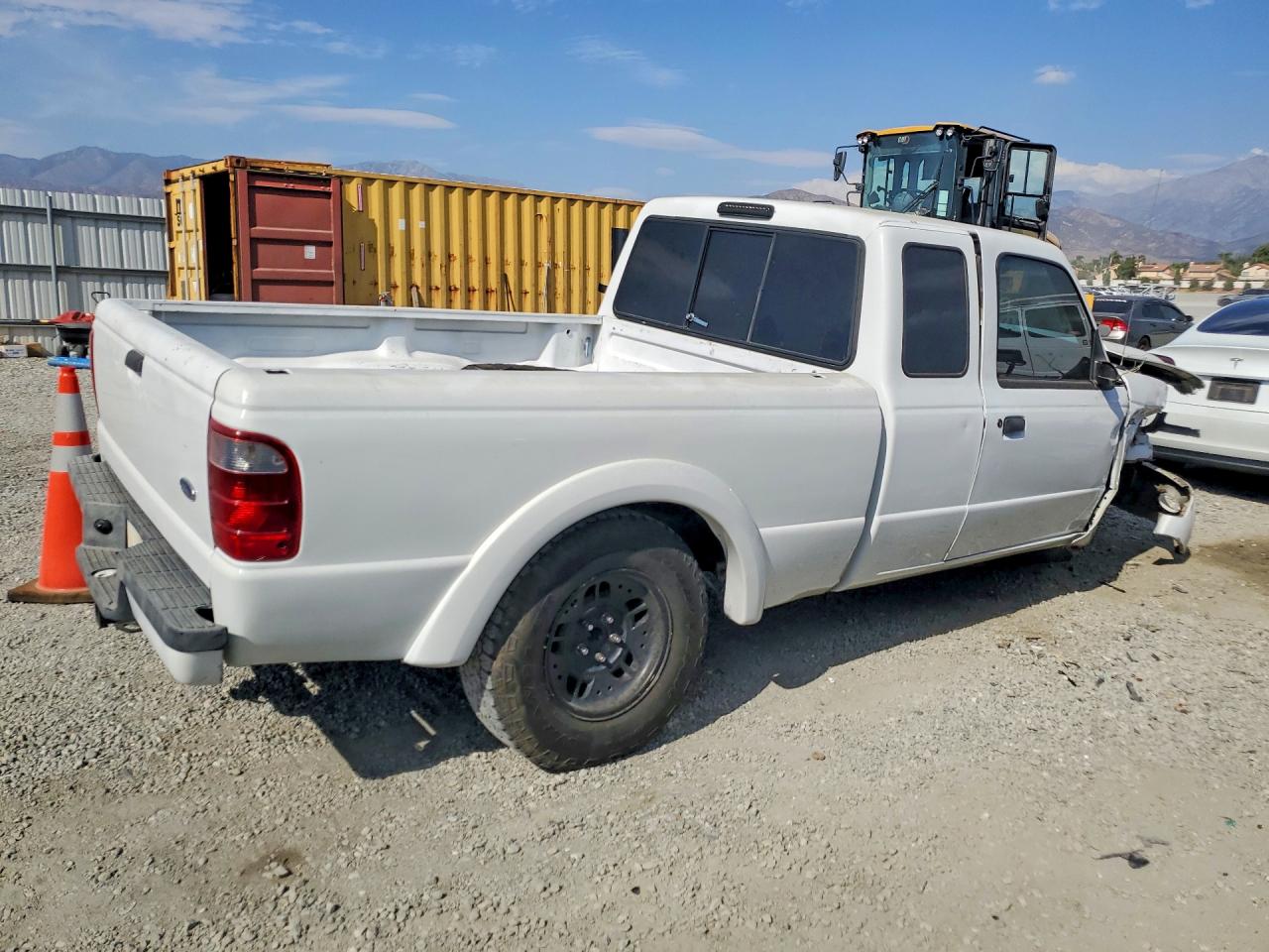 2002 Ford Ranger Super Cab White vin: 1FTYR14U12PA23678