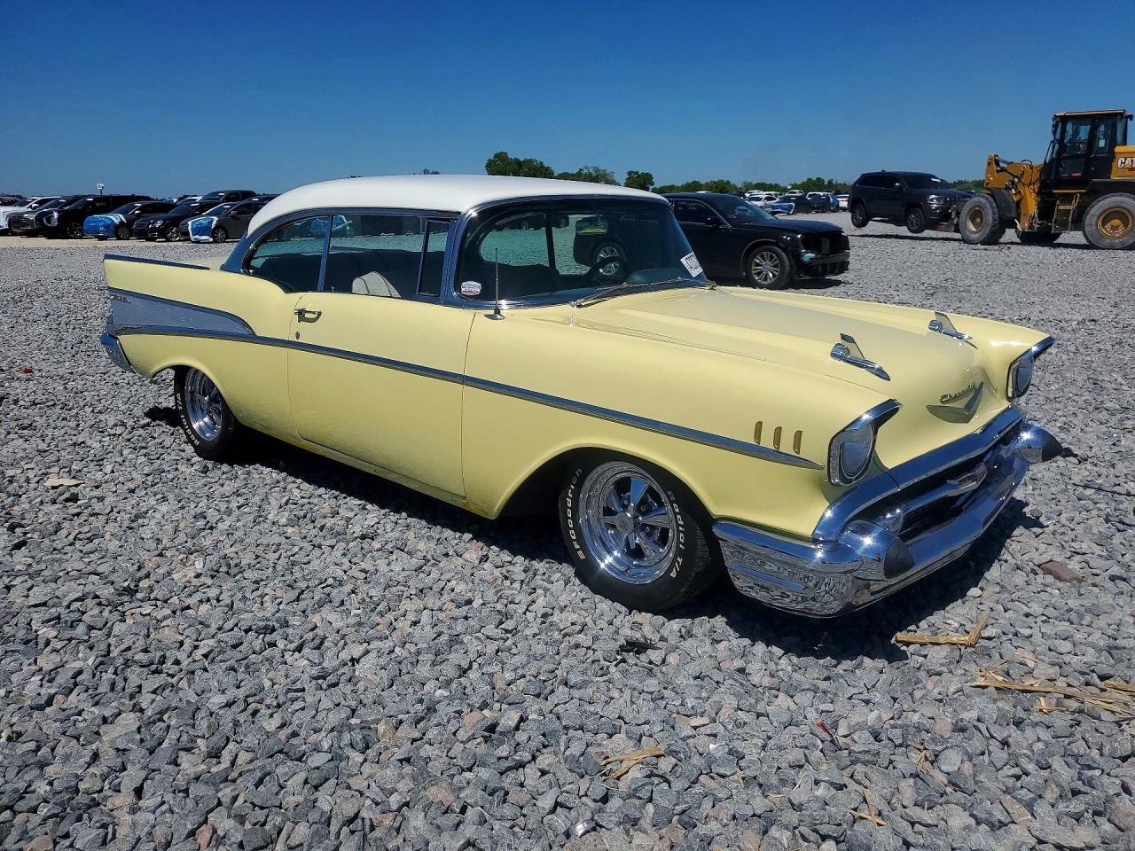 1957 Chev Hardtop Yellow vin: VC570146578