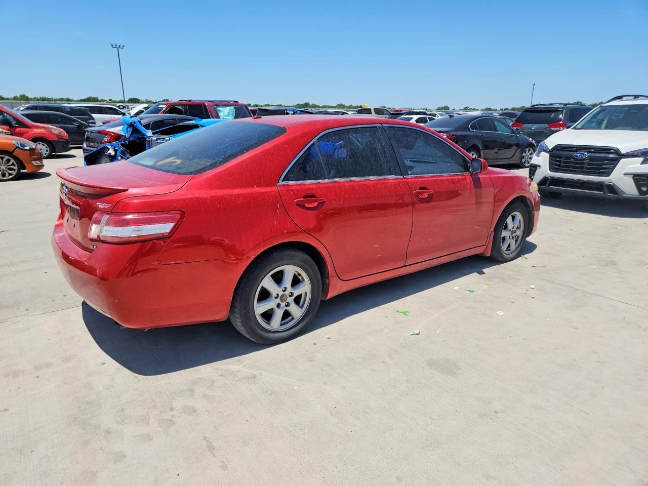 2010 Toyota Camry Le Red vin: 4T1BF3EK2AU512478