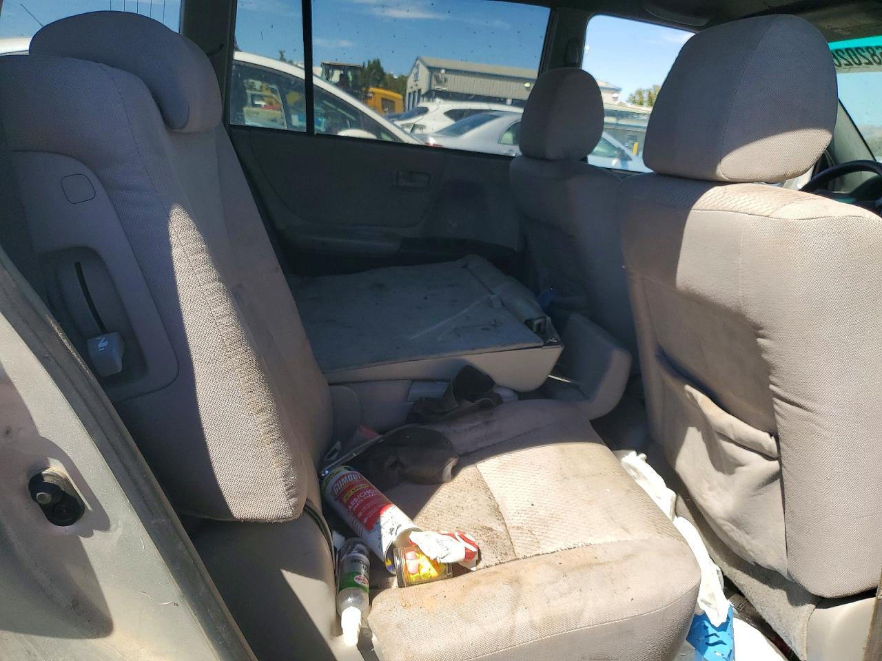 2004 Toyota Highlander Base Silver vin: JTEDP21A340042325