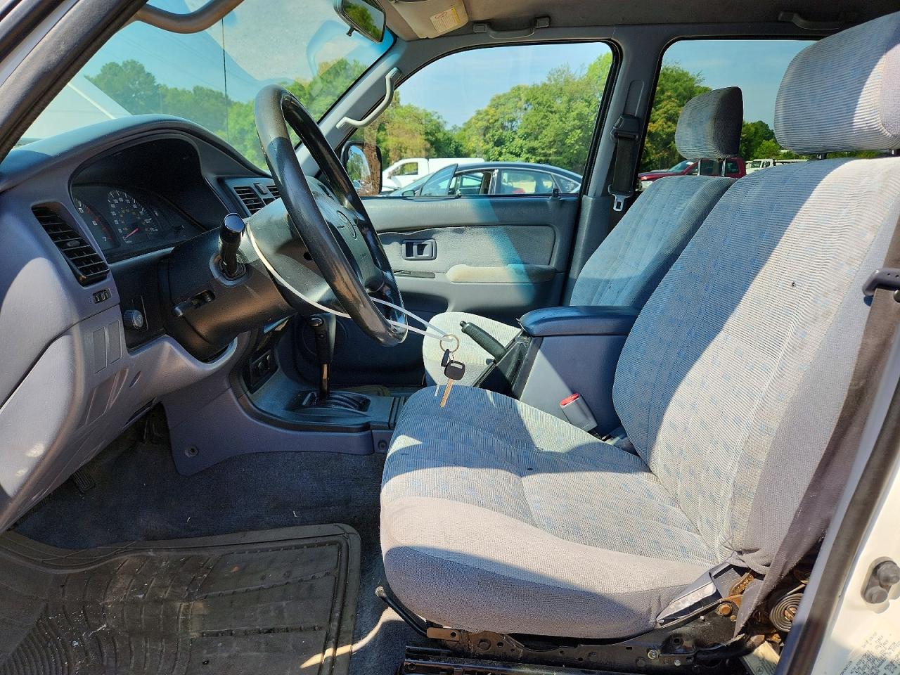 2000 Toyota 4runner Base White vin: JT3GM84RXY0065657