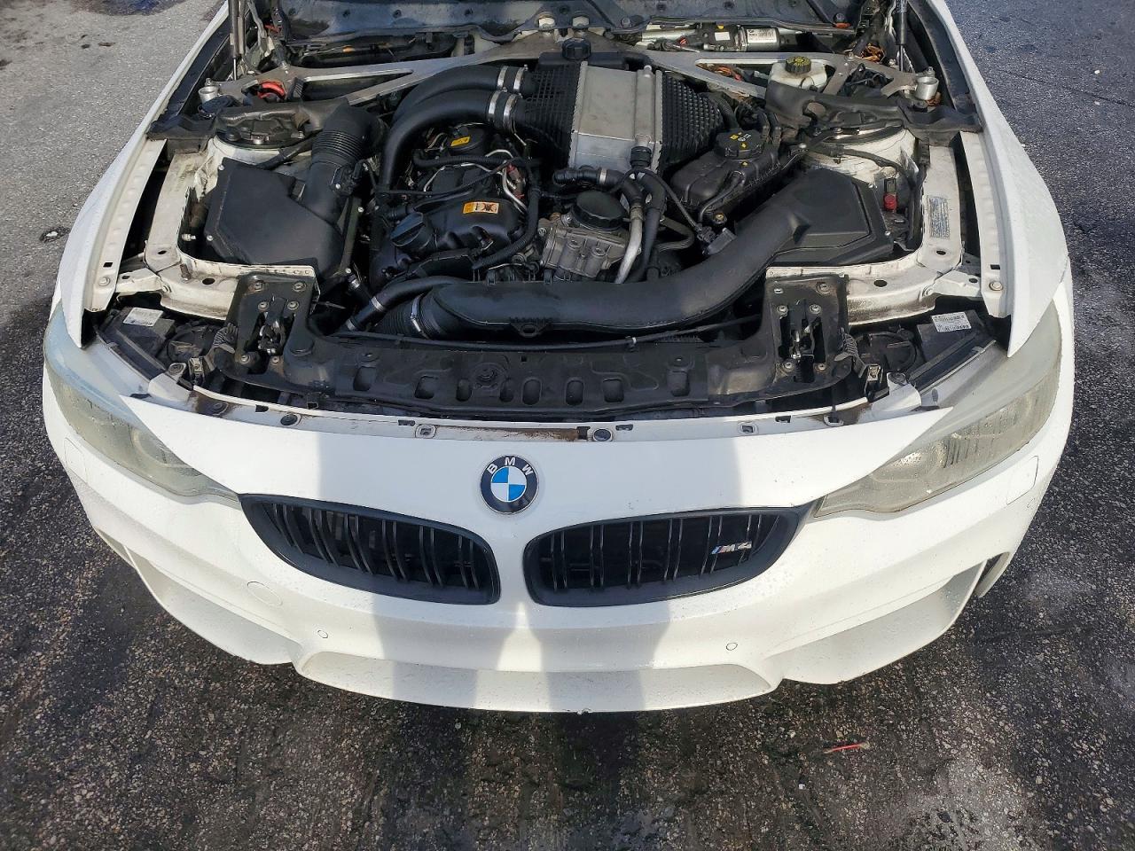 2015 Bmw M4 White vin: WBS3R9C57FK330383