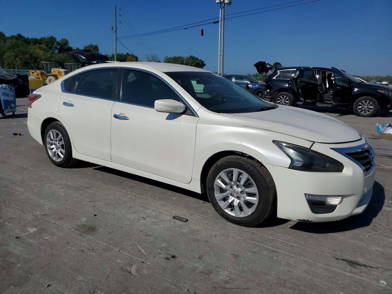2015 Nissan Altima 2.5 S White vin: 1N4AL3AP1FC142881