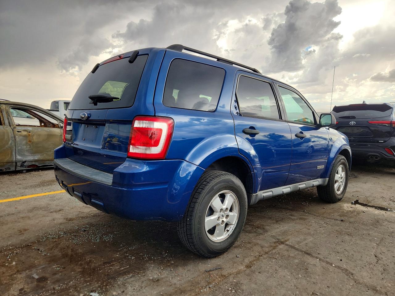 2008 Ford Escape Xlt Blue vin: 1FMCU03118KC98348